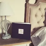 Au Clos Des Templiers ベッド・アンド・ブレックファスト Puyravault