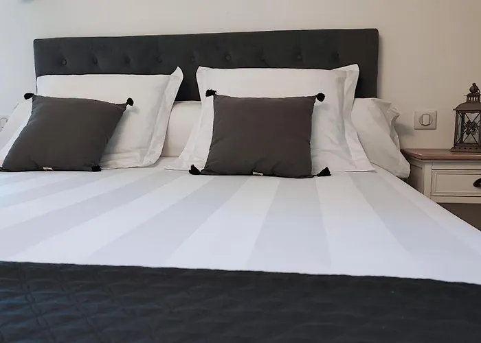 Au Clos Des Templiers Alojamento de Acomodação e Pequeno-almoço 3*