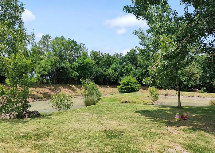 Alojamento de Acomodação e Pequeno-almoço Au Clos Des Templiers 3*